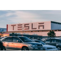 销量逆势下滑，特斯拉在中国和欧洲两大市场都面临严峻考验